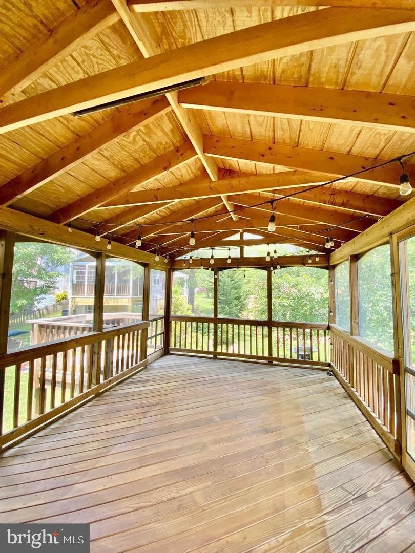 18 BROOKMEADE Court – photo 3