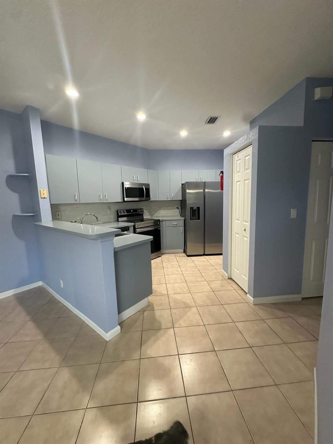 8900 NW 54th Street – photo 2