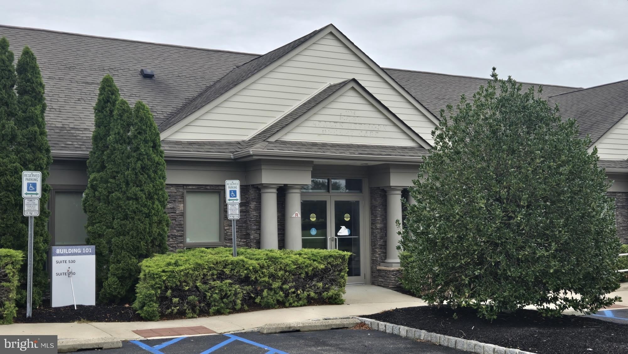 101 Lexington Road – photo 2