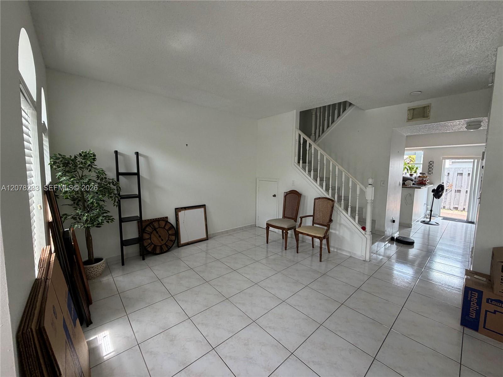 5240 Northwest 109th Avenue – photo 2