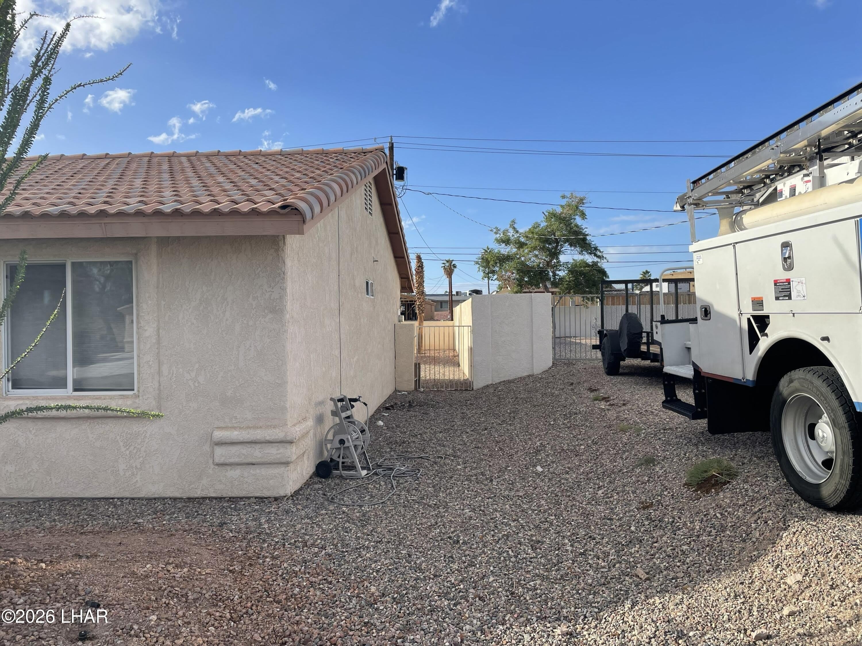 1071 Rolling Hills Dr – photo 3