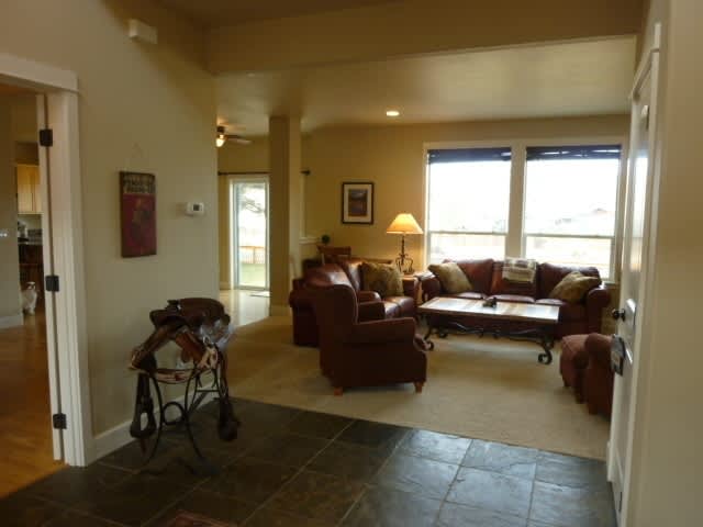 MOVE IN SPECIAL $1000 OFF FIRST MONTH RENT / Furnished Home – photo 5