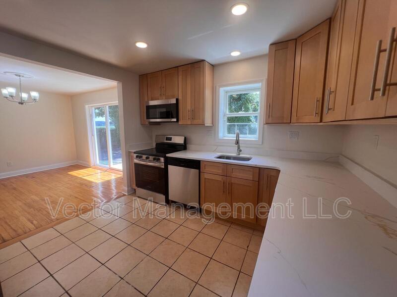 2628 State Street – photo 5