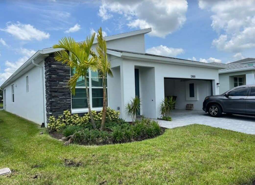 12800 SW Eleanor Drive – photo 2