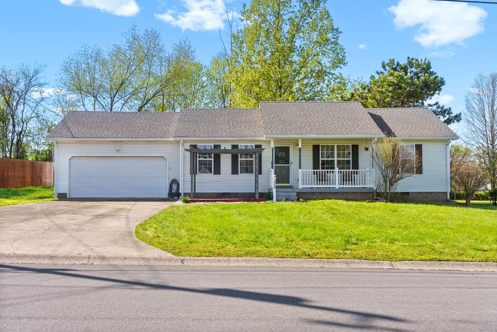 239 Golden Pond Ave OaK Grove, KY 42262 – photo 1