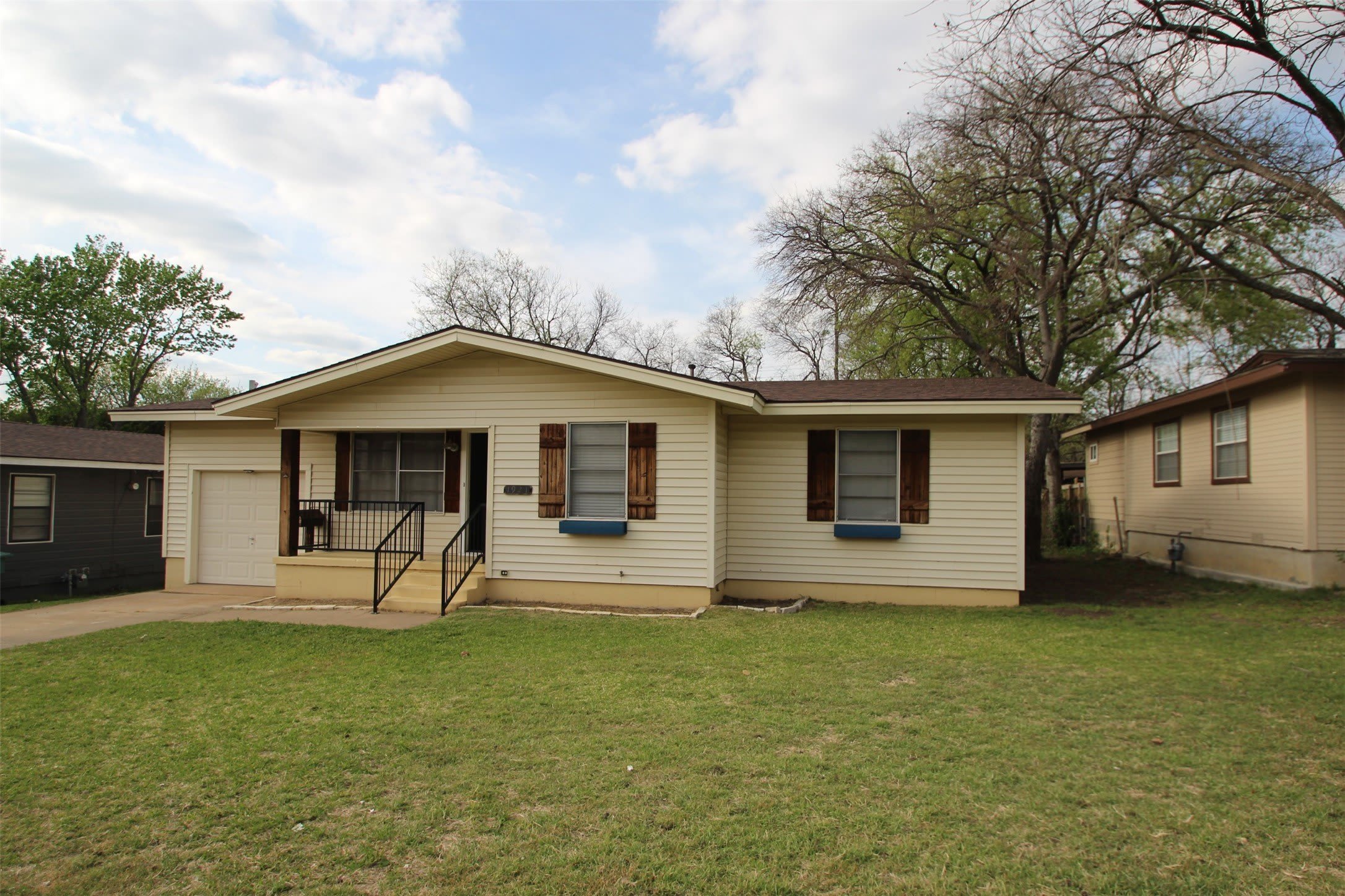1921 Deborah Drive – photo 5