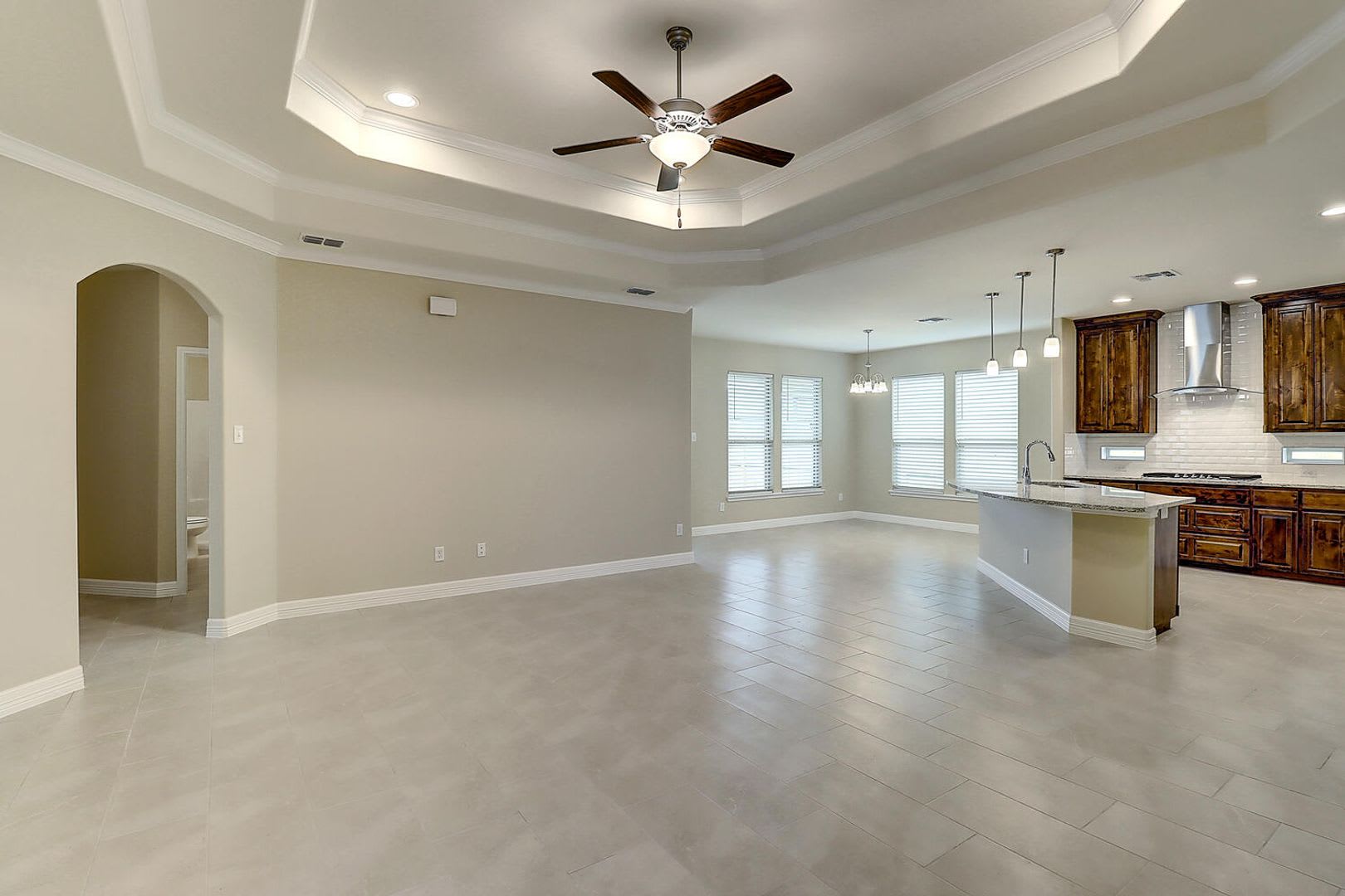 2202 Crystal Bay Dr 4 Bed 3 Bath 2 495 Month – photo 5