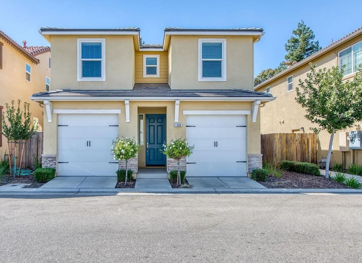 1304 Royalty Way – photo 2