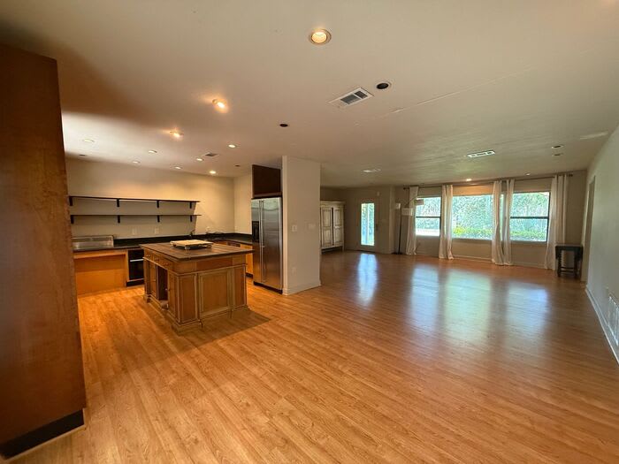 303 Interbay Avenue – photo 5