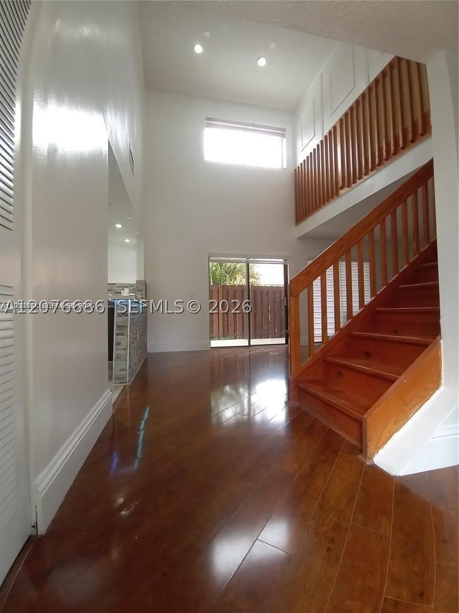 6533 NW 170th Ln – photo 2