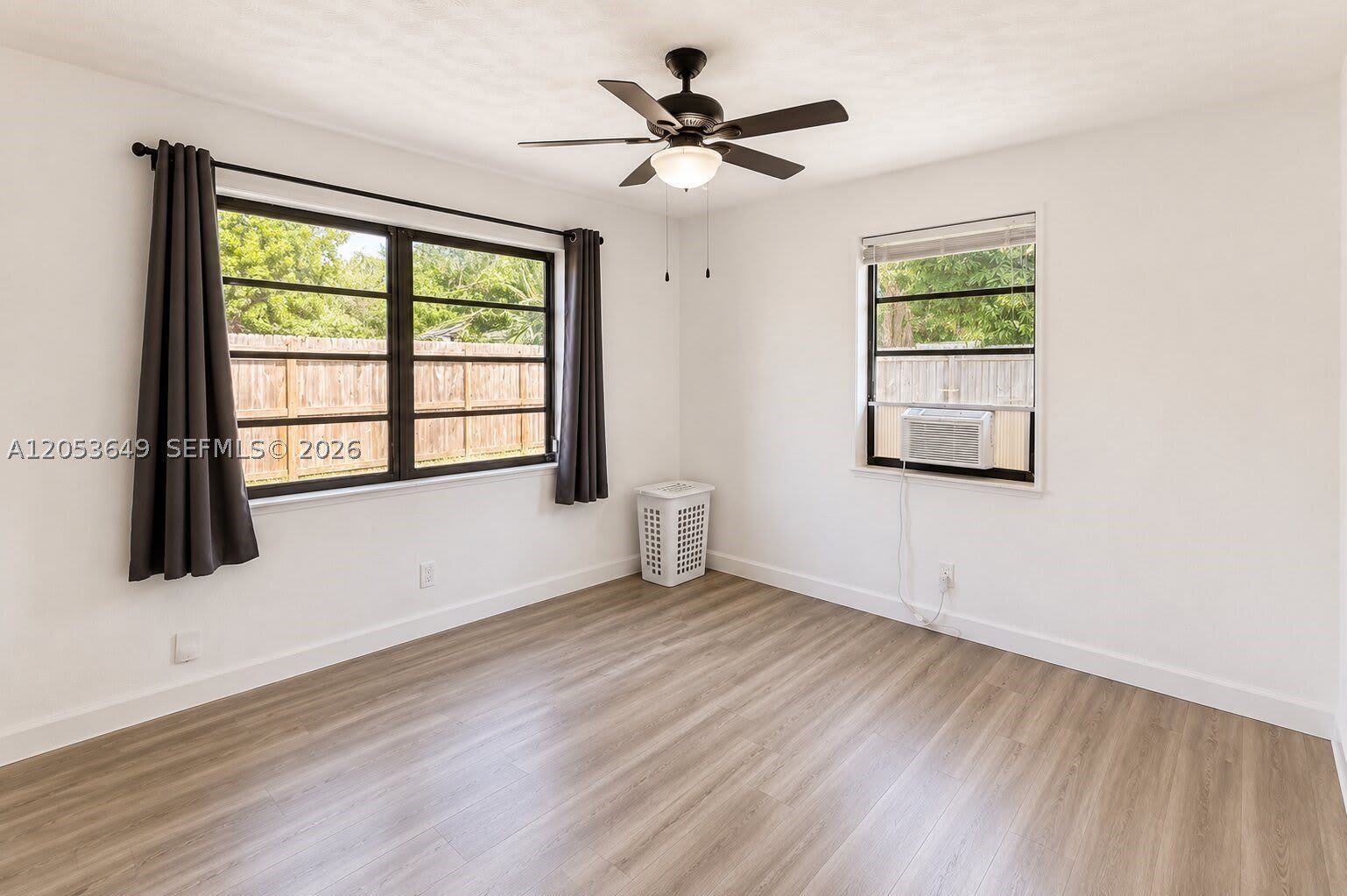 930 NE 23rd Ct – photo 4