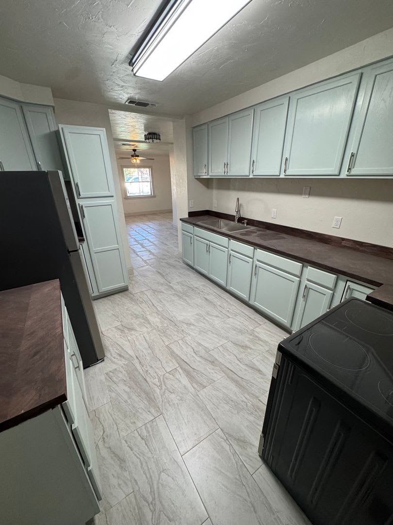 4 Bed 2 Bath Home – photo 4