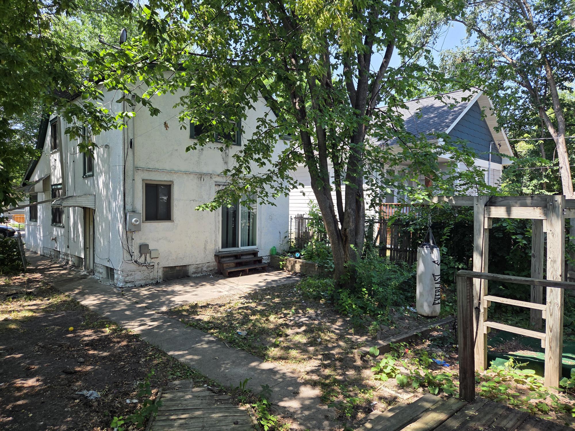 3412 Girard Avenue North – photo 2