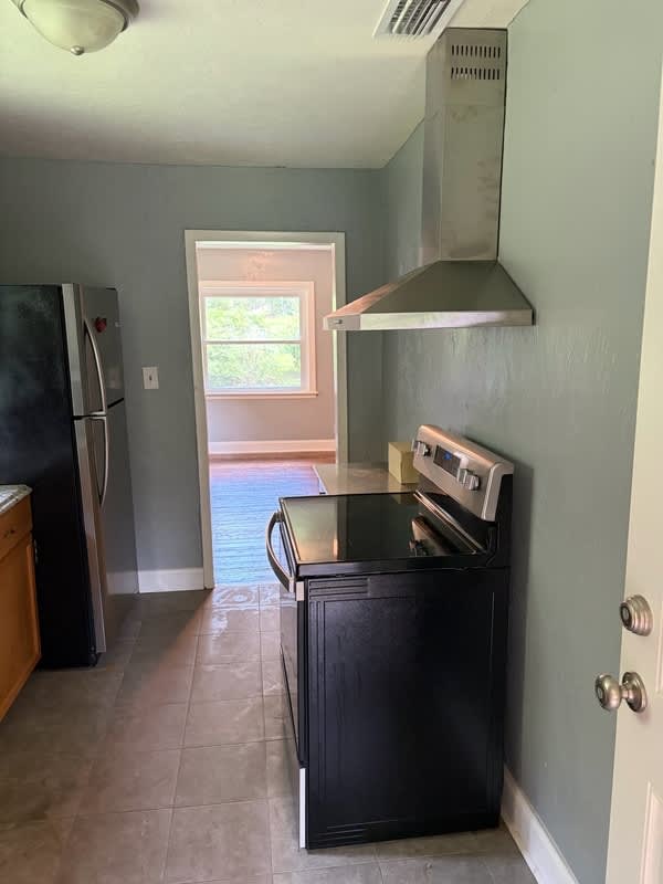 733 Putnam Drive – photo 2