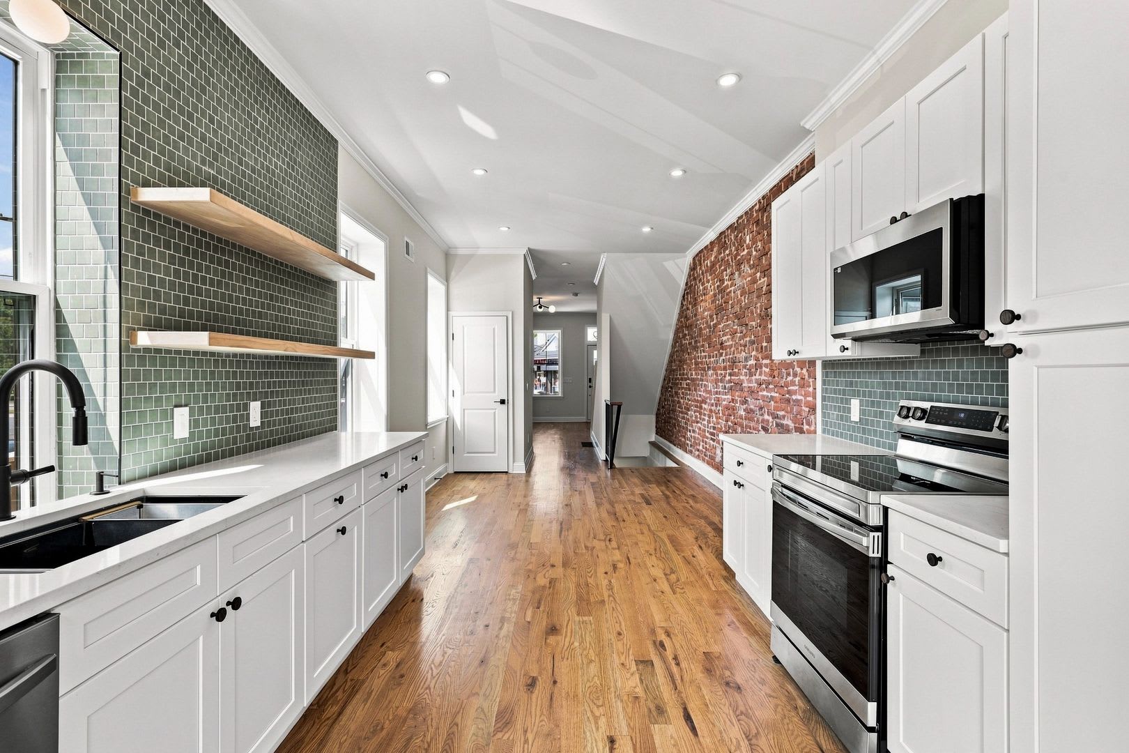 Beautifully Renovated 3-Story Home Steps from Fairmount Park! – photo 2