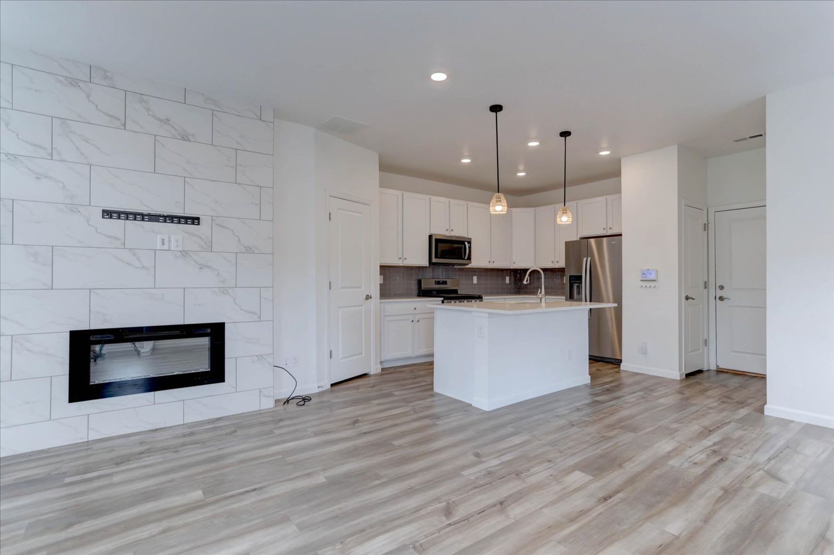 Move In Ready – photo 1