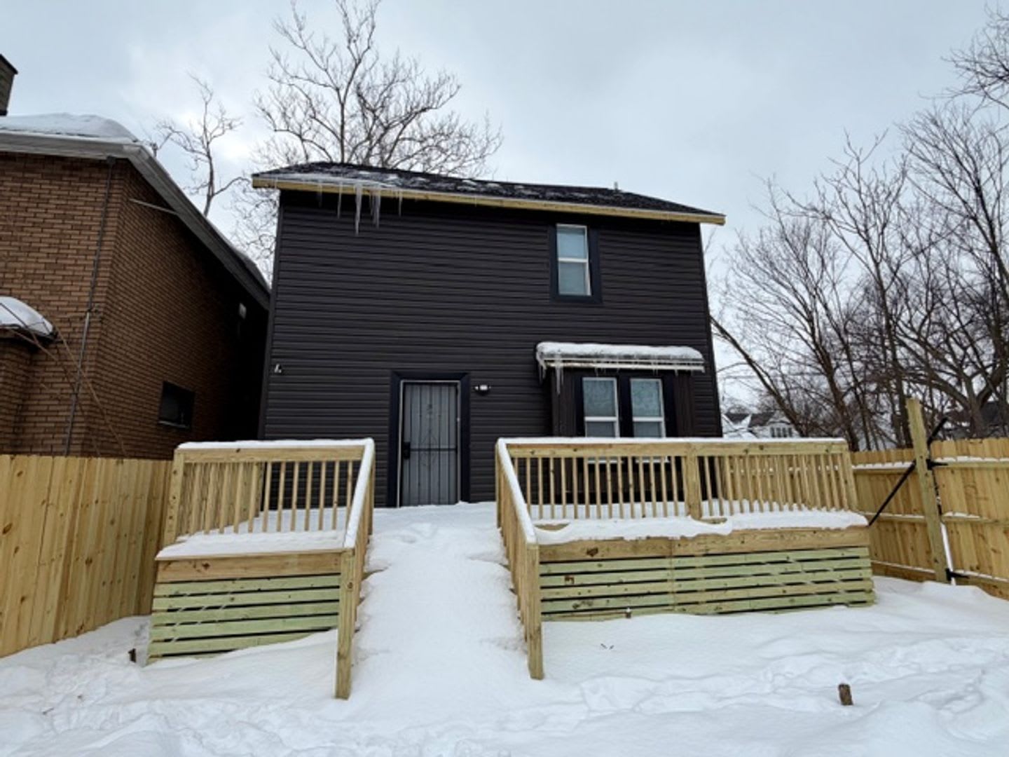 5 Bedroom 1 1/2 bath house for lease. Totally updated KPM Detroit – photo 2