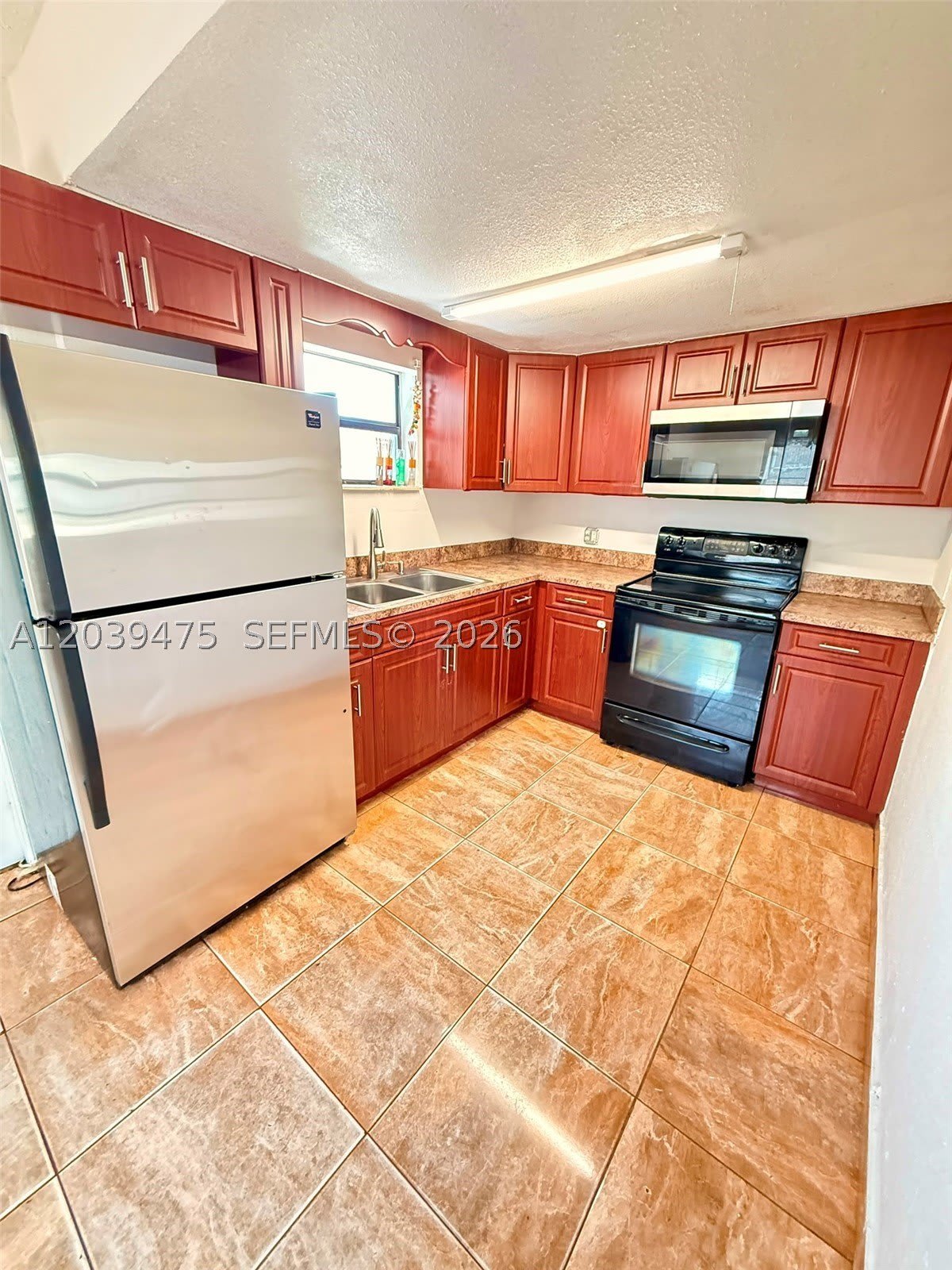 204 NW 28th Ave – photo 3