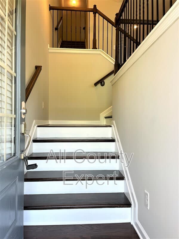 912 Rose Way – photo 3
