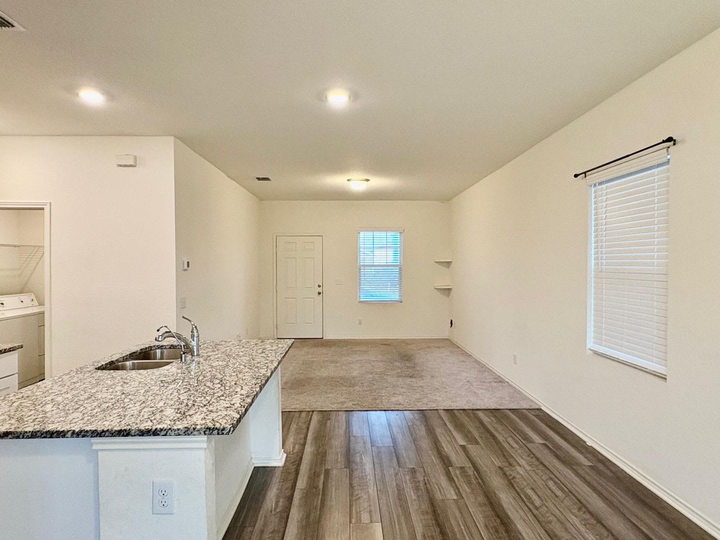 Modern 3-Bedroom Home with Washer & Dryer Included! – photo 4