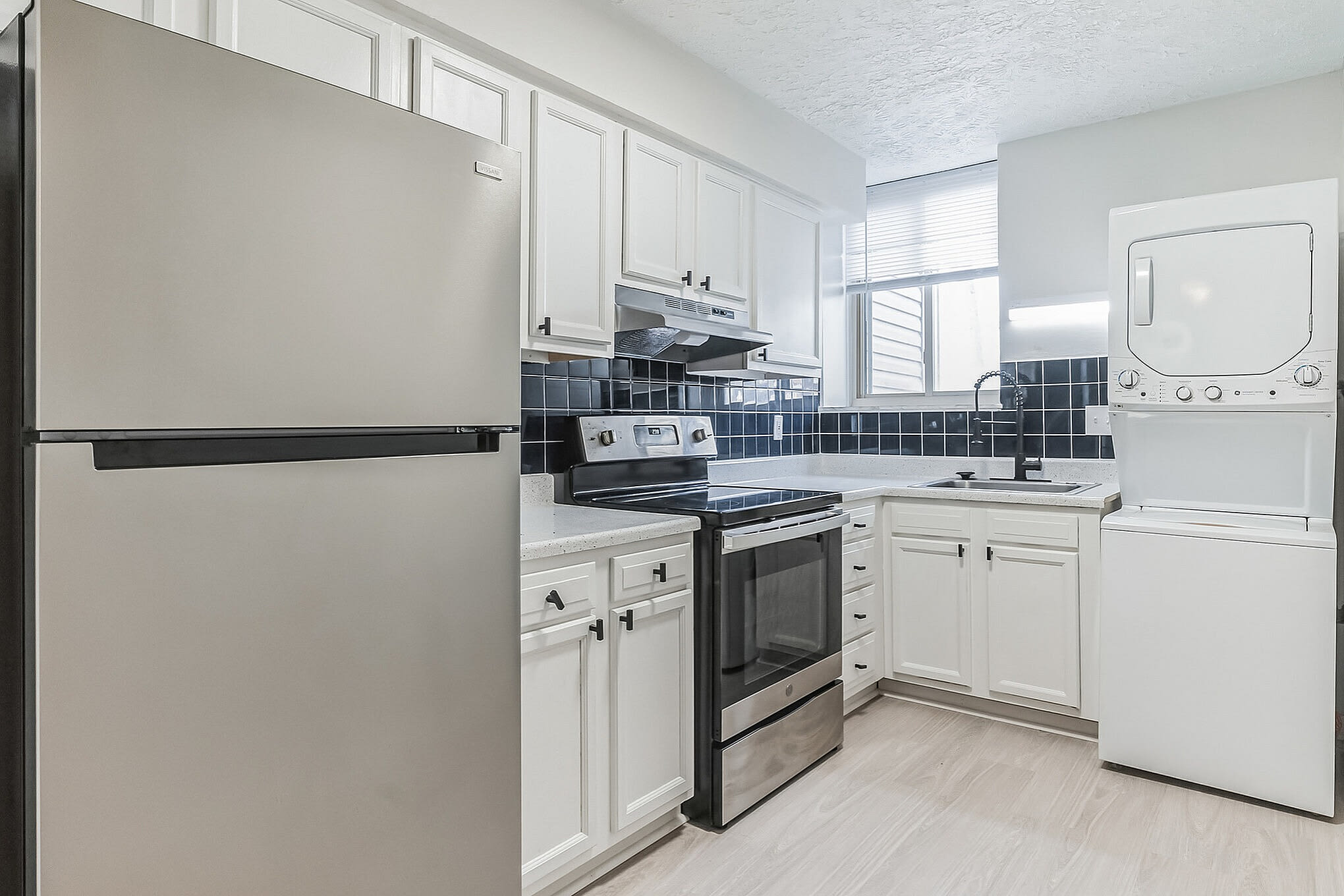 Stone Lodge Apartments – photo 2