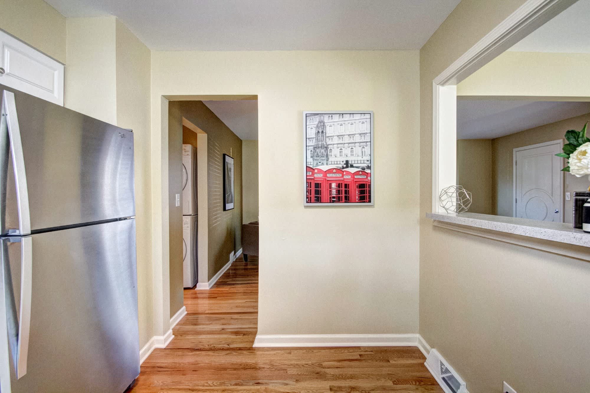 Courtyard Apartments – photo 5