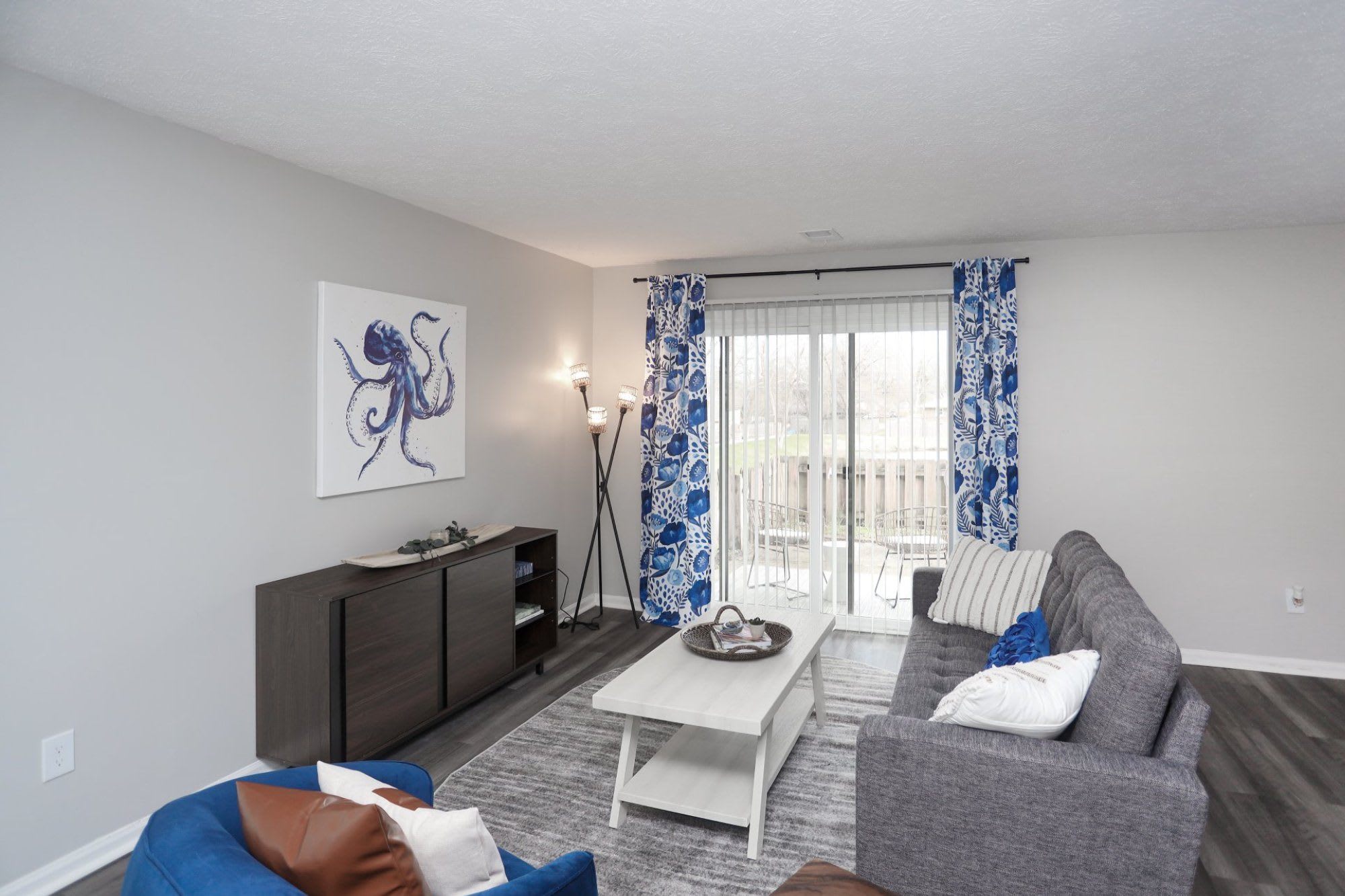Meridian Court South – photo 1