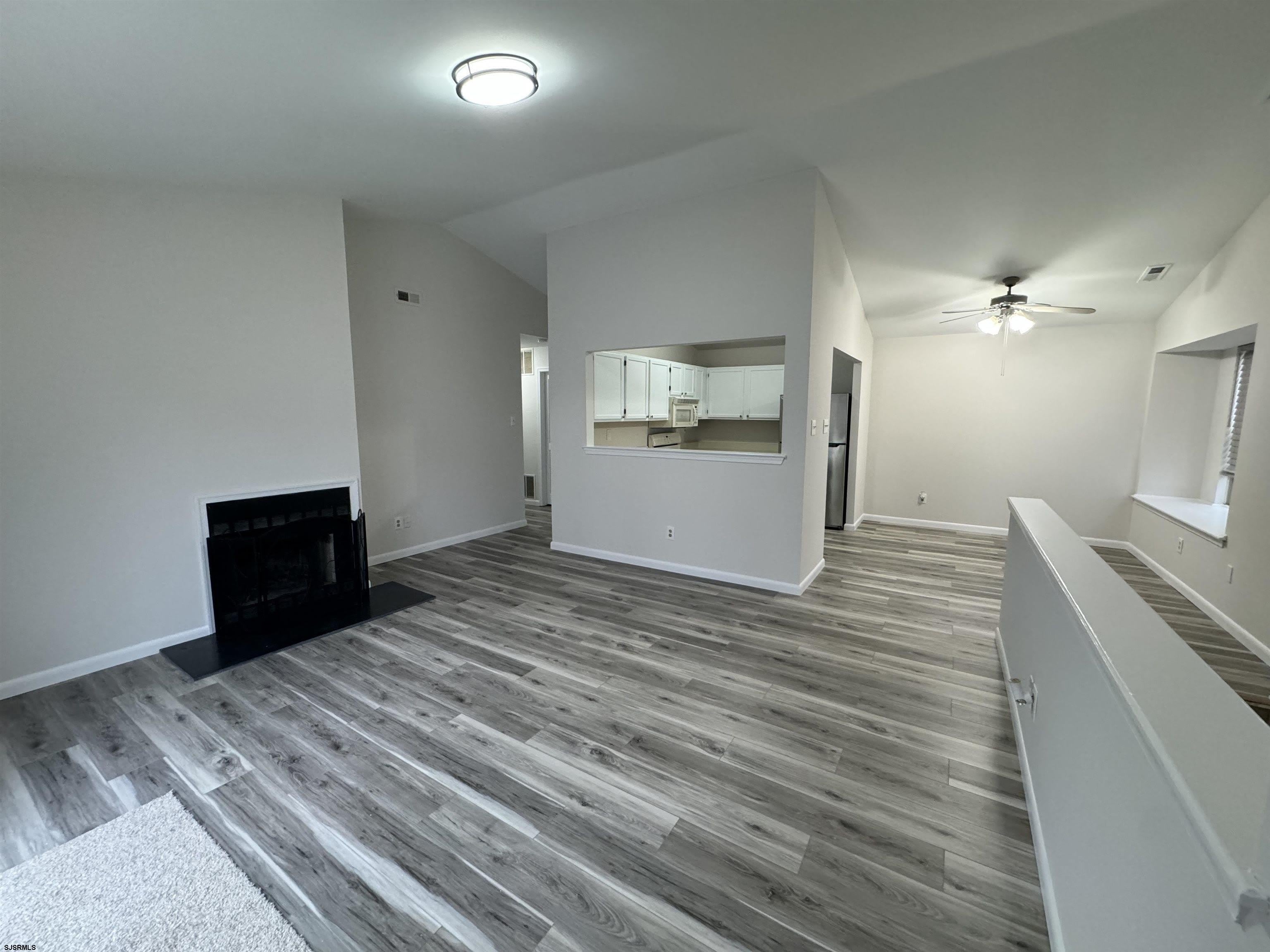 4834 Hawthorne Ln – photo 4