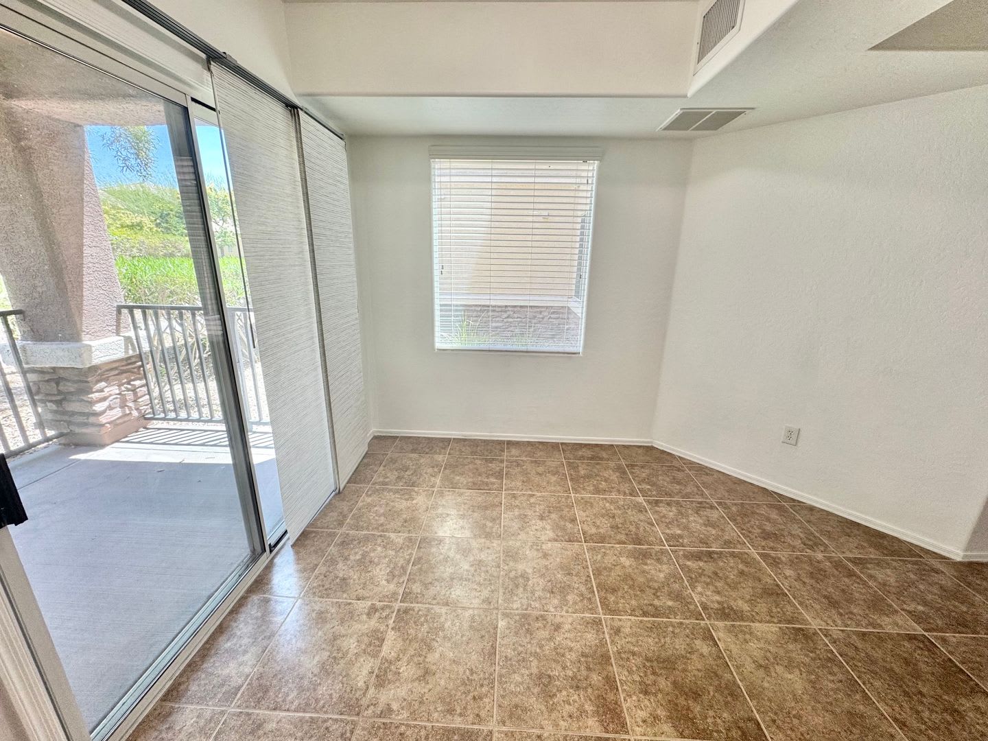 Freshly Remodeled West Las Vegas Condo Near Summerlin W Modern Upgrades Attached Garage Resort Style Amenities – photo 4