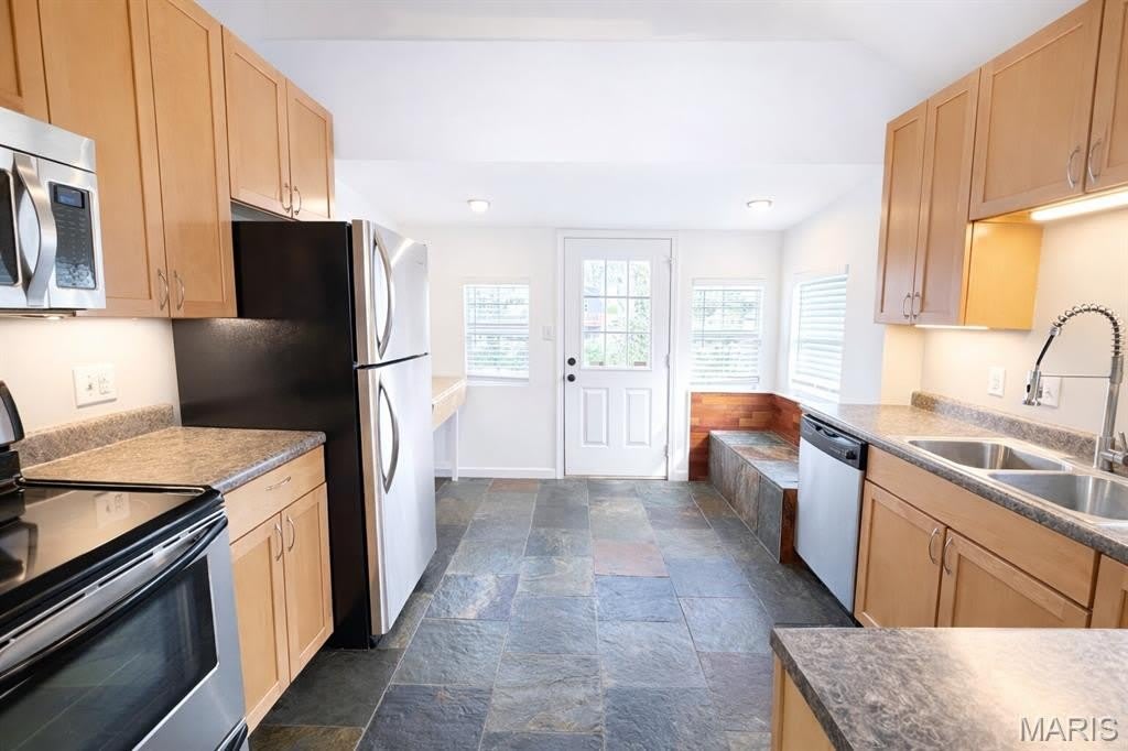7615 Folk Avenue – photo 4