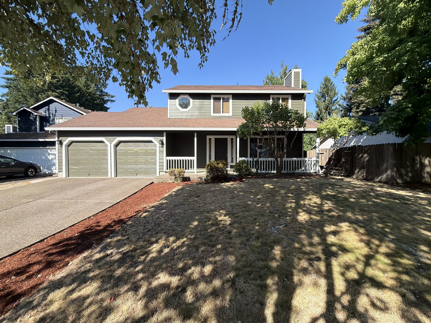 Spacious 4 Bedroom Beaverton Home with 2-Car Garage, Open Kitchen, Two Living Areas & Large Backyard – photo 1