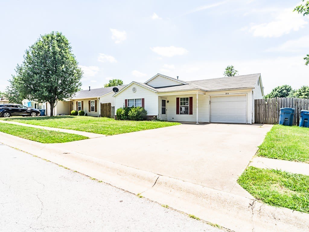 306 Parkcrest Drive – photo 2