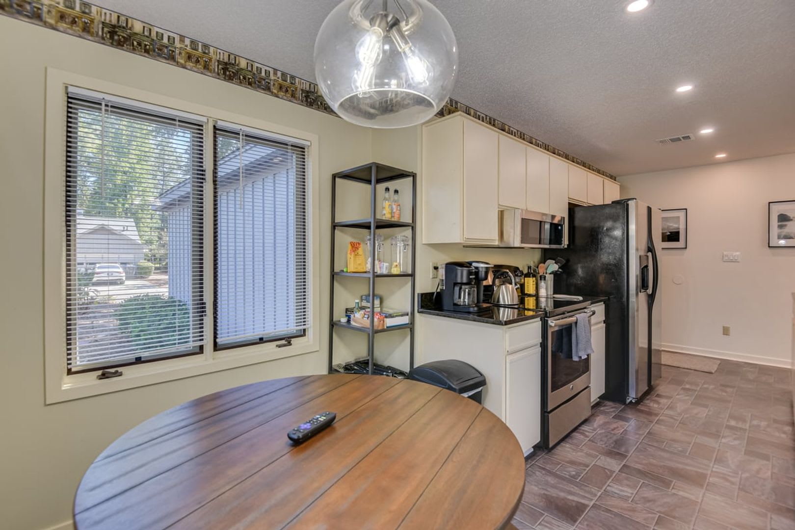 FULLY FURNISHED, 3247 Summerchase Circle – photo 5