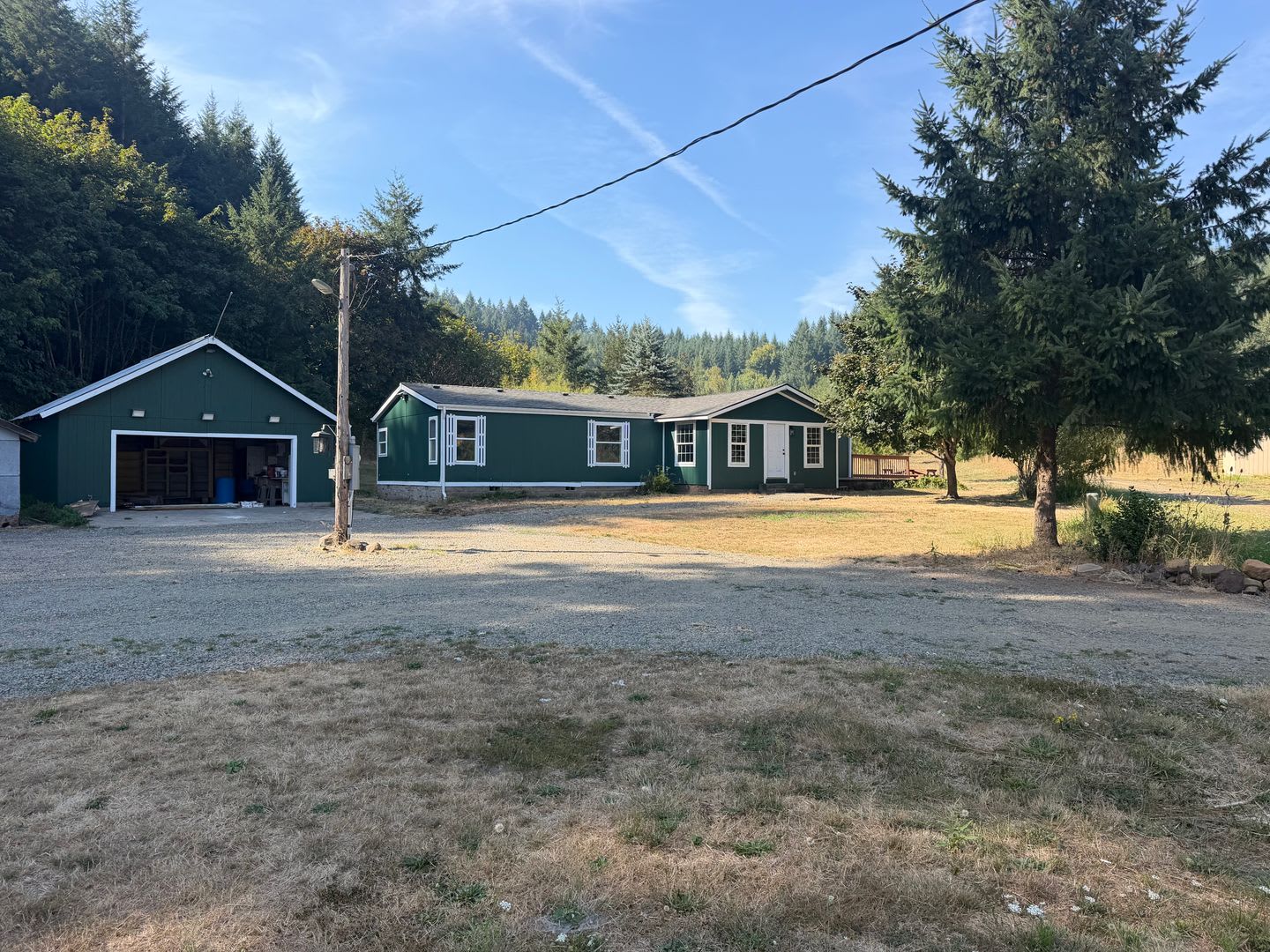 3 Bedroom 2 Bath with Garage and acreage. – photo 2