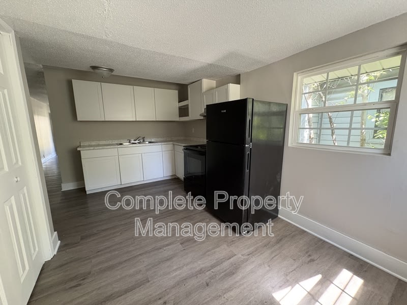725 Avenue G – photo 3