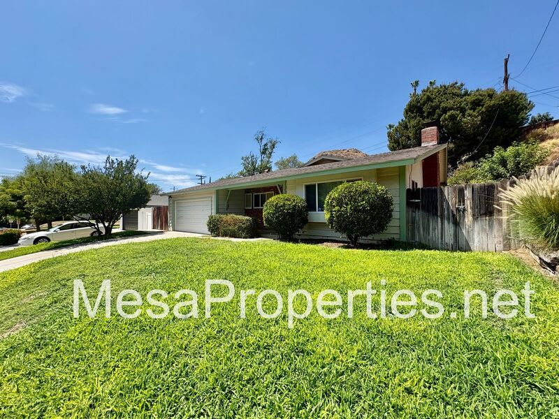 561 Spruce St – photo 3