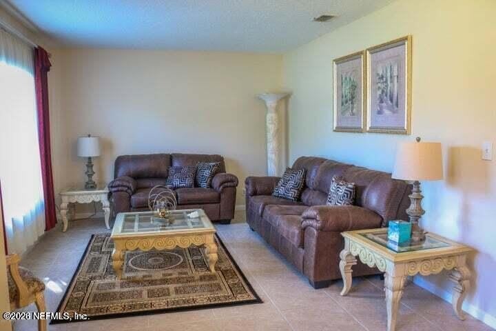 2114 FOREST GATE Drive E – photo 2