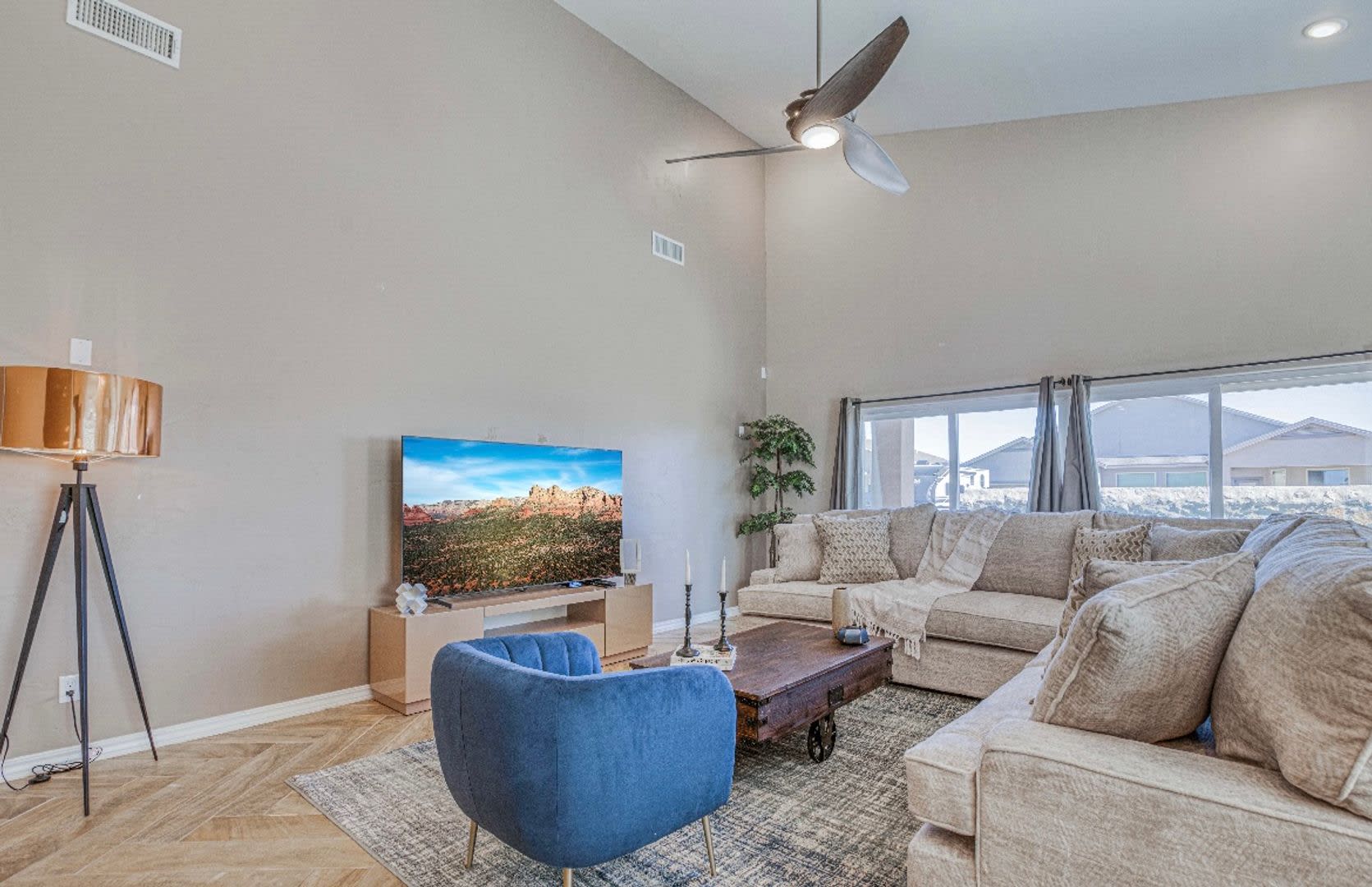 Eastside Area For Short Or Long Term Rental Completely Furnished Beautiful 4 Bed 2 5 Baths – photo 5