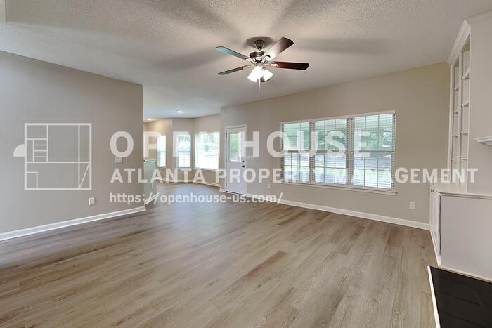 1209 Lainster Drive Southeast – photo 4