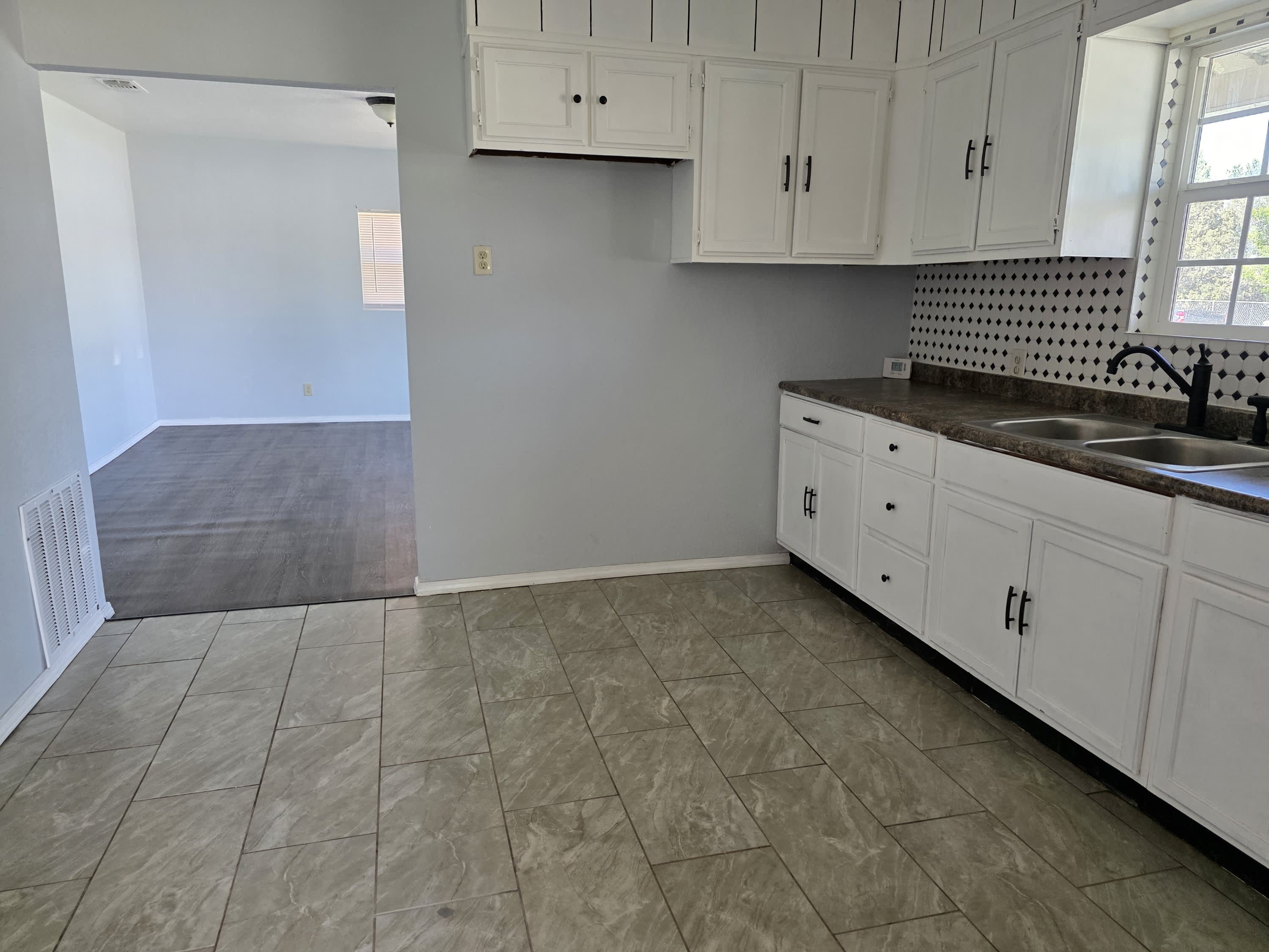 404 South Spruce Avenue – photo 5