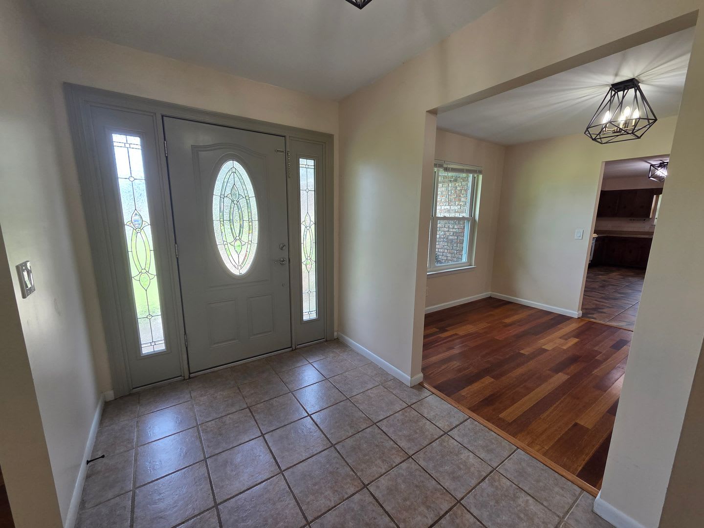 Spacious 3Bed 2Ba Home In Established Conveniently Located Neighborhood Specail 500 Off 1St Month S Rent Military Incentive – photo 2