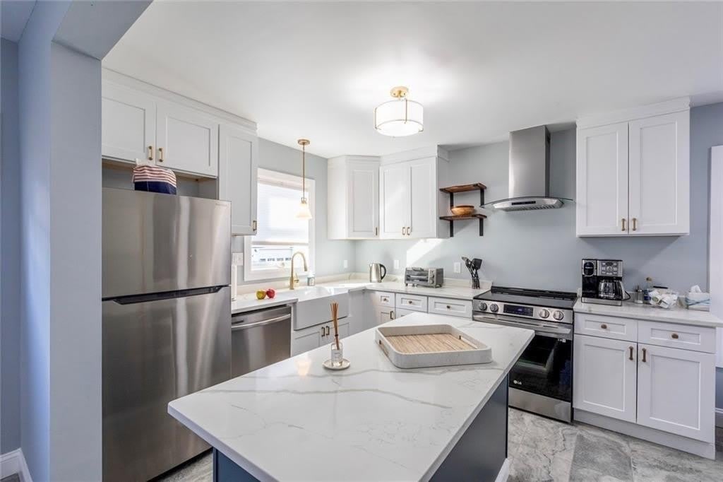 18 Hall Avenue – photo 1