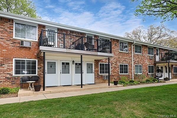 178 Jervis Avenue – photo 4
