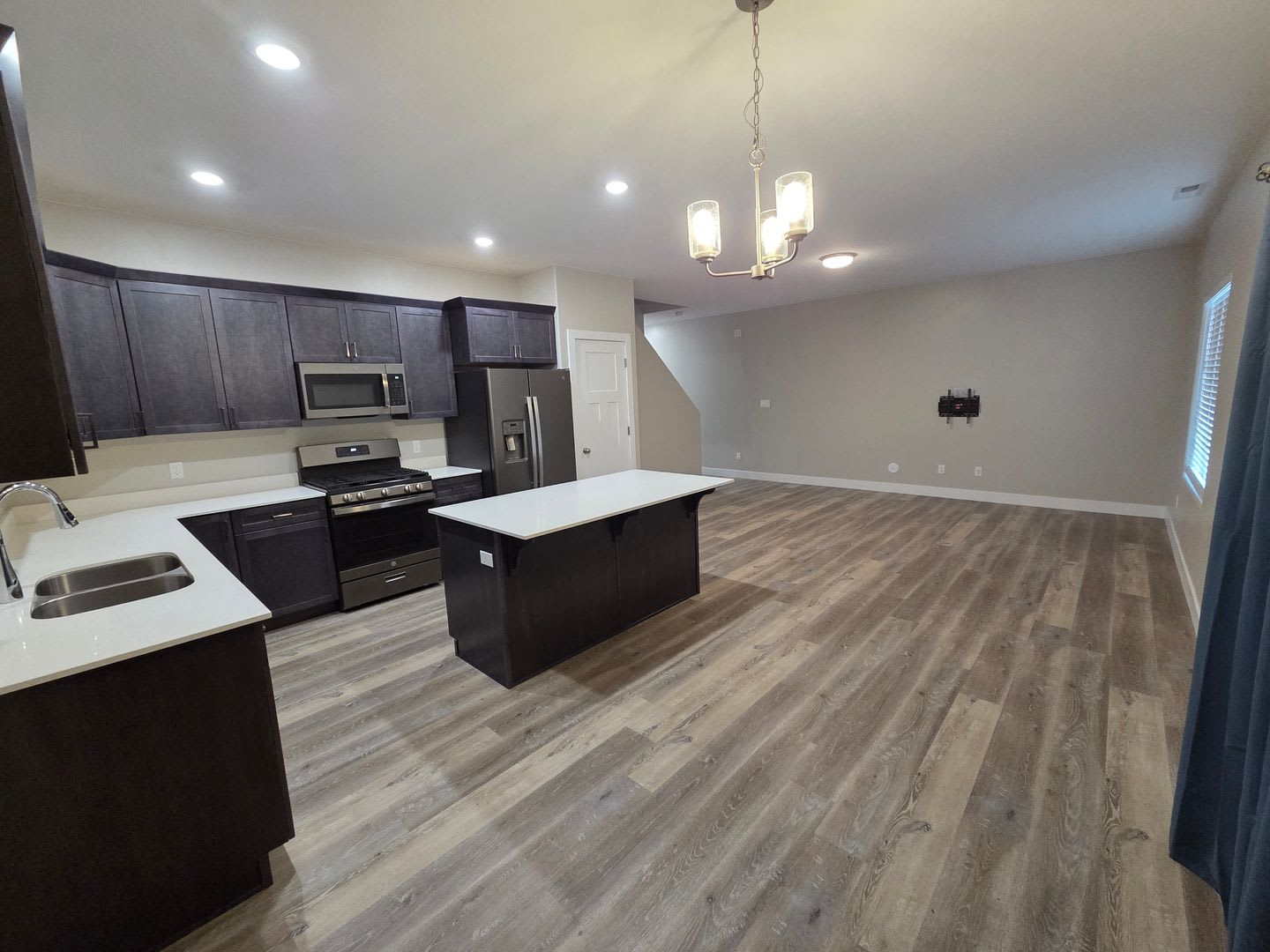 Like-New 3 Bed / 2.5 Bath Townhome in Prime Cedar City Location – Act Fast! – photo 5