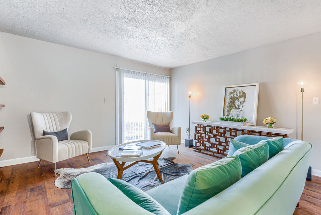 The Residences At Glen Oaks – photo 2