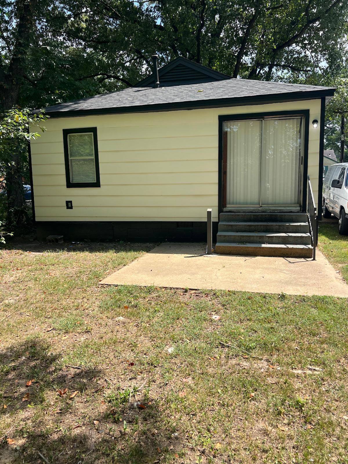 2292 Redwood Avenue – photo 2