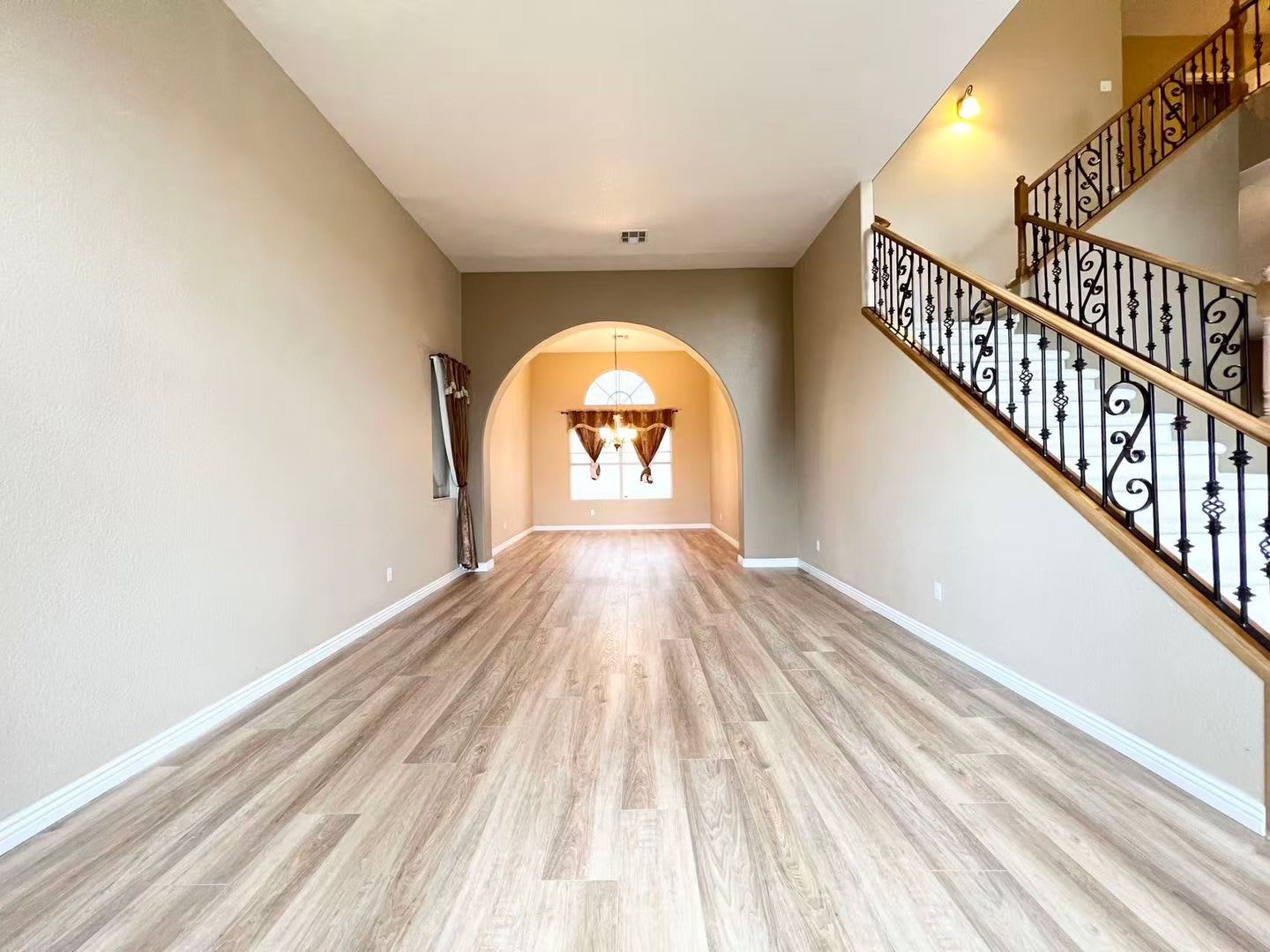 2105 Eaglepath Cir – photo 5