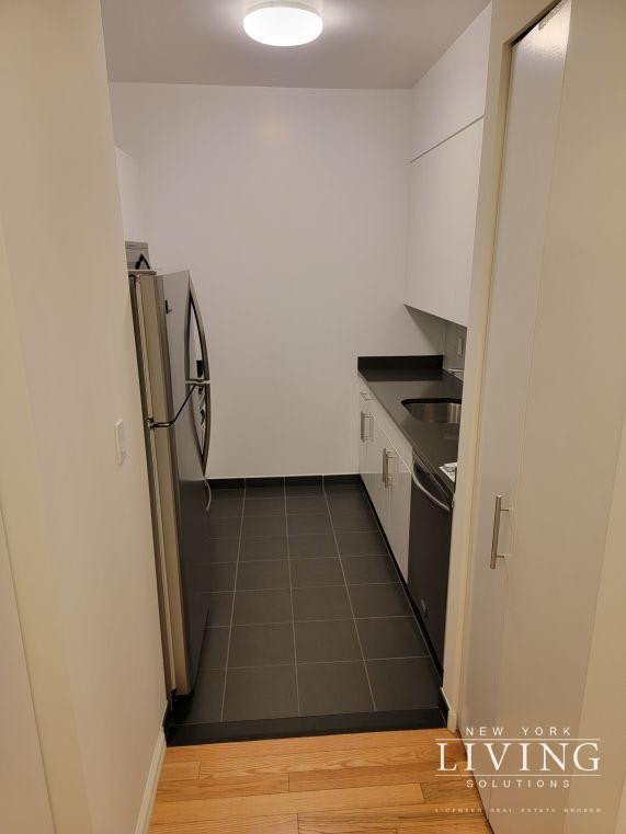 4540 Center Boulevard – photo 4