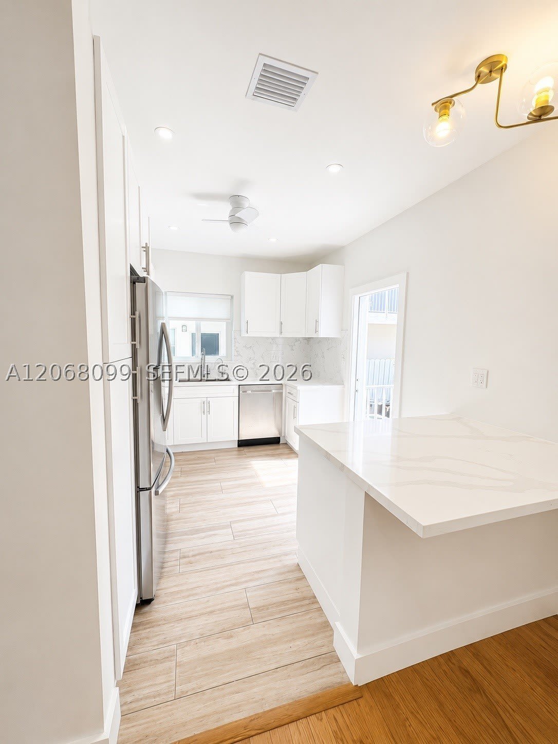 7825 Byron Ave – photo 5