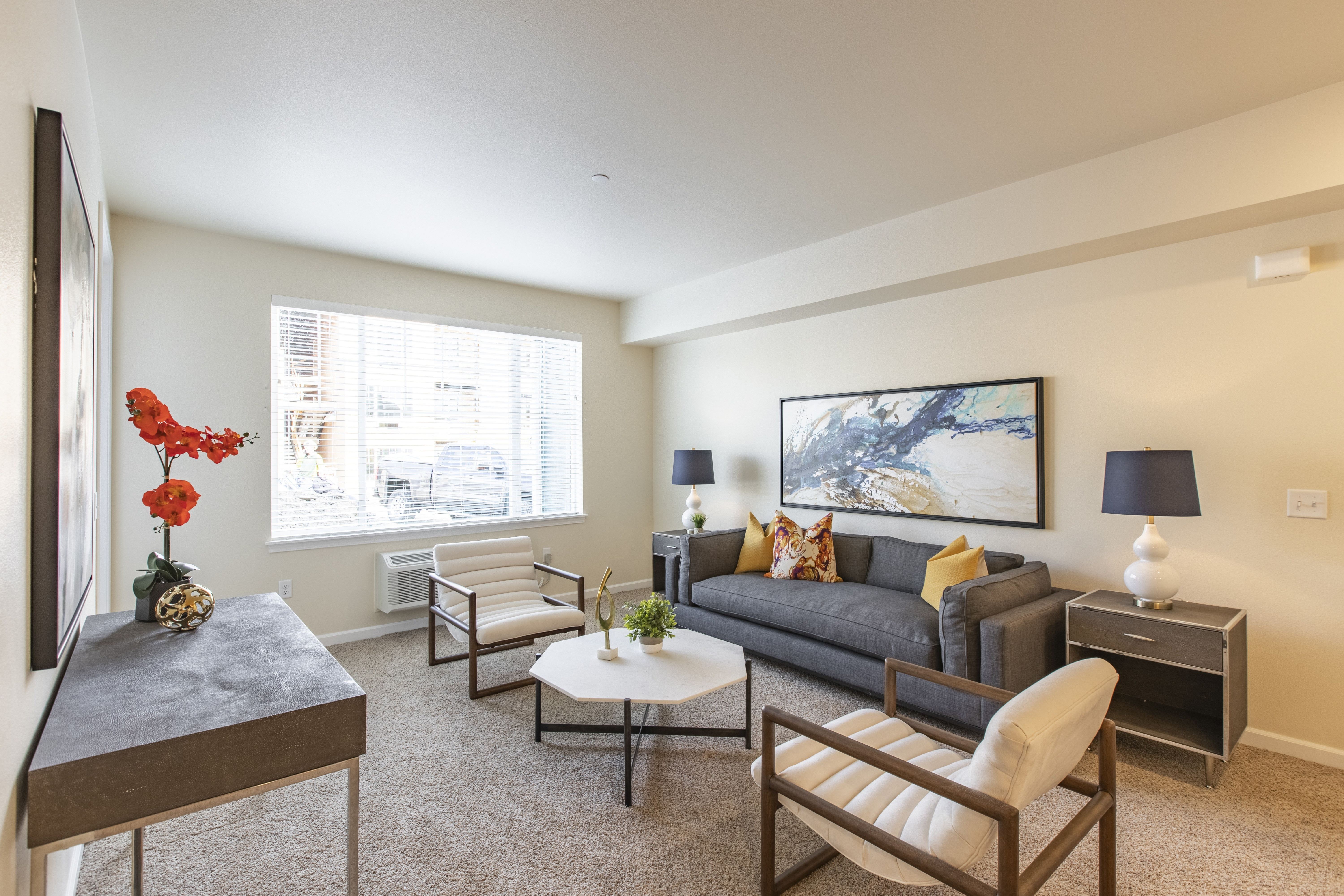 600 Riverside – photo 3